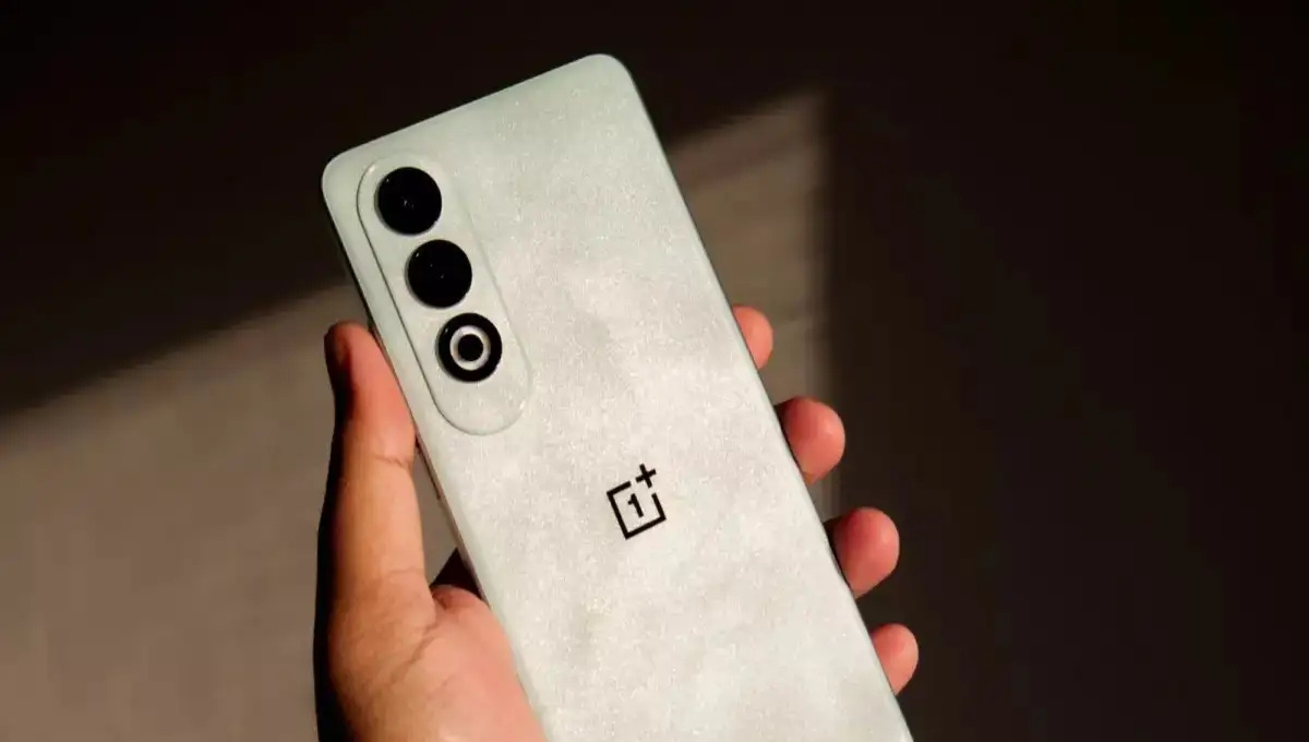 OnePlus Nord CE4: सिर्फ ₹22,998 में मिलेगी 100W सुपरचार्जिंग, 50MP कैमरा और पावरफुल परफॉर्मेंस