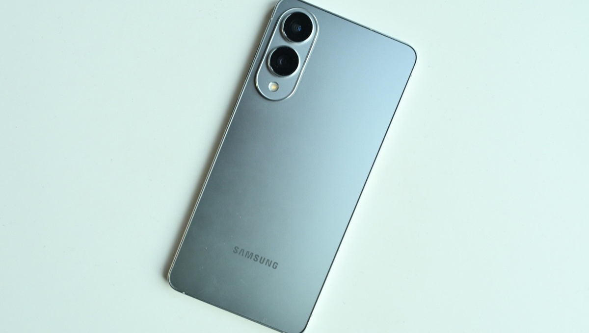 Samsung Galaxy S25 Edge: 200MP कैमरा, Snapdragon 8 Gen 4 और कीमत ₹94,999 