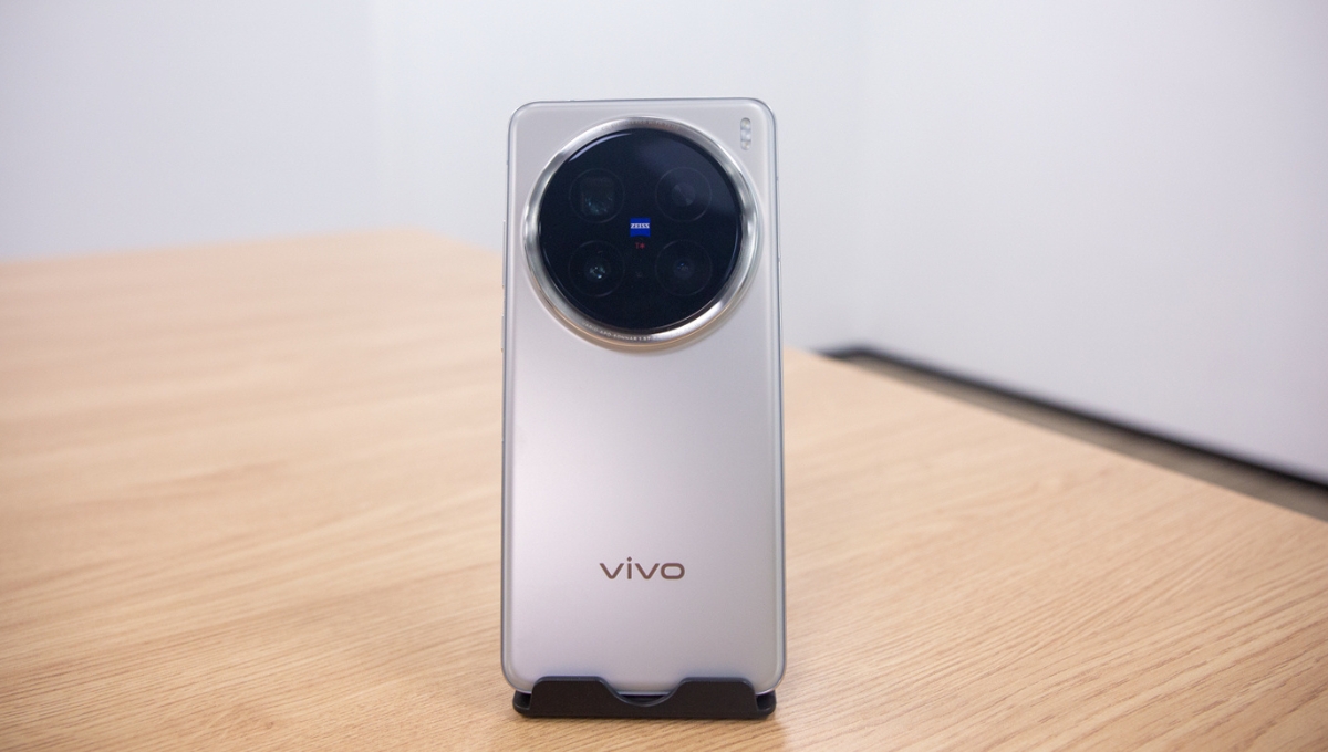 Vivo X200 Pro: जब स्मार्टफोन बन गया स्टूडियो, 200MP कैमरा, 8K वीडियो और 1TB स्टोरेज के साथ