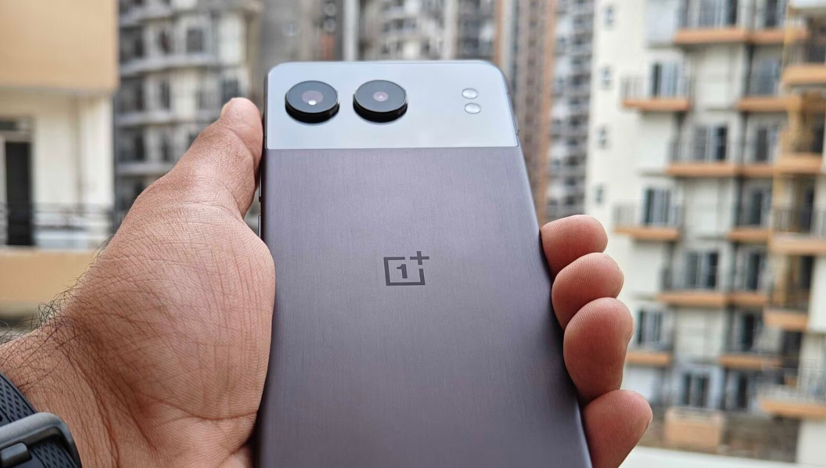 OnePlus Nord 4: दमदार बैटरी, हाईस्पीड चार्जिंग और OLED डिस्प्ले, ₹29,999 में मिलेगा प्रीमियम एक्सपीरियंस