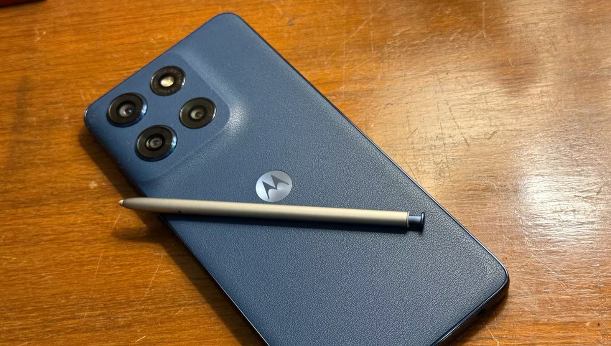 Motorola Edge 60 Stylus: ₹29,999 की कीमत में 4K सेल्फी कैमरा, 120Hz स्क्रीन और Android 15