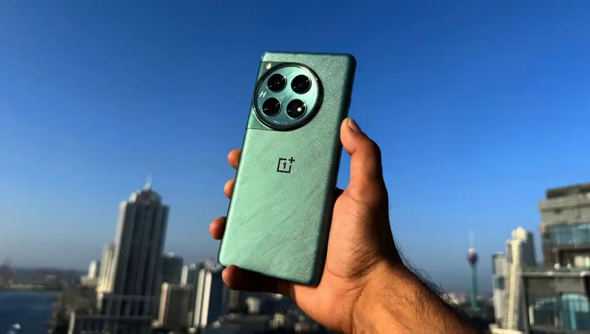 OnePlus 12: दमदार परफॉर्मेंस, शानदार डिजाइन और 40W की बैटरी रेंज, कीमत 64,999 से शुरू