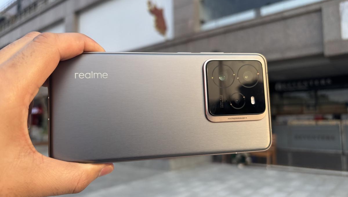 Realme GT 7 Pro: 6500mAh बैटरी और 120W चार्जिंग वाला धांसू फ्लैगशिप, कीमत 50,998 से शुरू