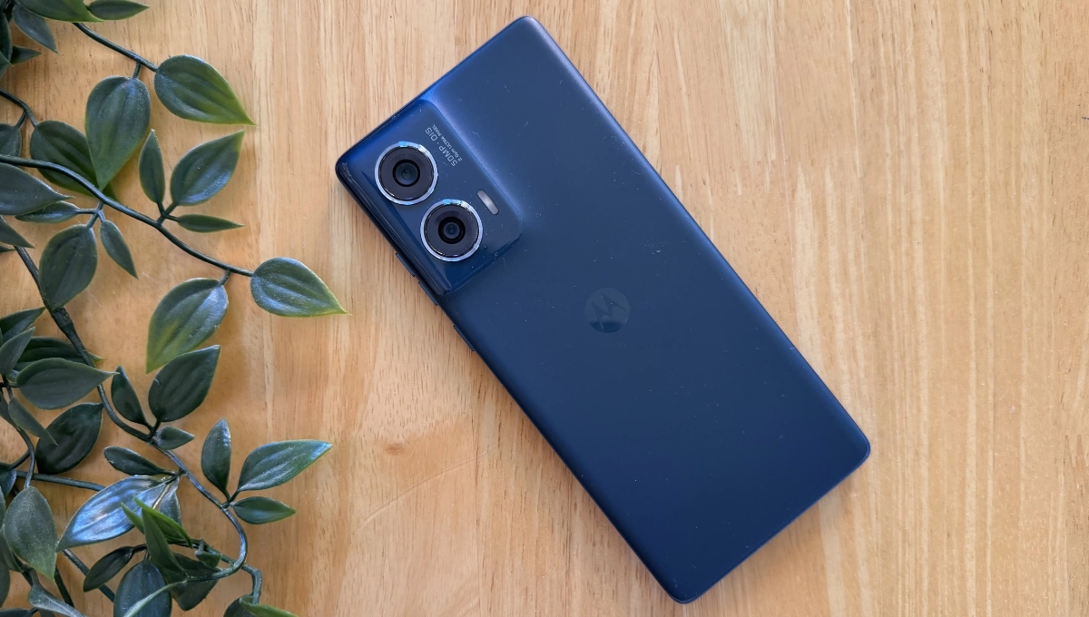 Motorola Edge 50 Fusion: स्टाइल भी, बैटरी भी और बजट भी, 19,200 में सब कुछ परफेक्ट
