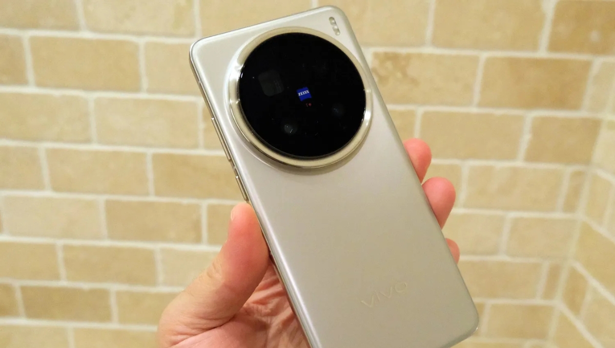 Vivo X200 Pro: जब स्मार्टफोन बन गया स्टूडियो, 200MP कैमरा, 8K वीडियो और 1TB स्टोरेज के साथ