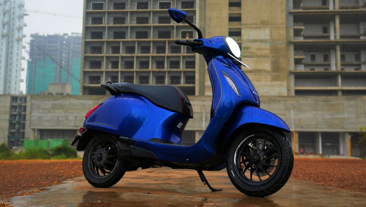Bajaj Chetak: ₹1.15 लाख में 127KM रेंज वाला इलेक्ट्रि कस्कूटर, रेट्रो लुक और मॉडर्न फीचर्स का बेहतरीन कॉम्बिनेशन