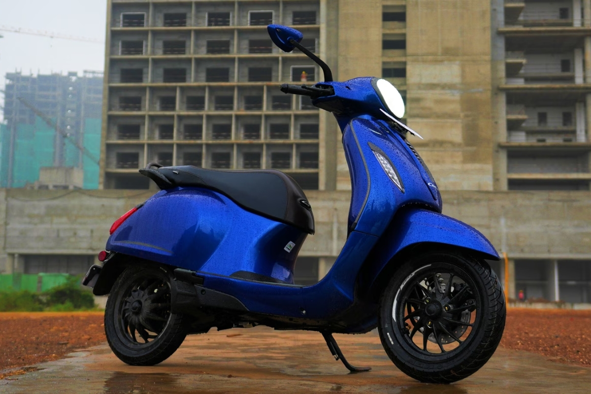 Bajaj Chetak: सिर्फ ₹1.30 लाख में 127 KM रेंज और स्मार्ट फीचर्स से मचेगी धूम