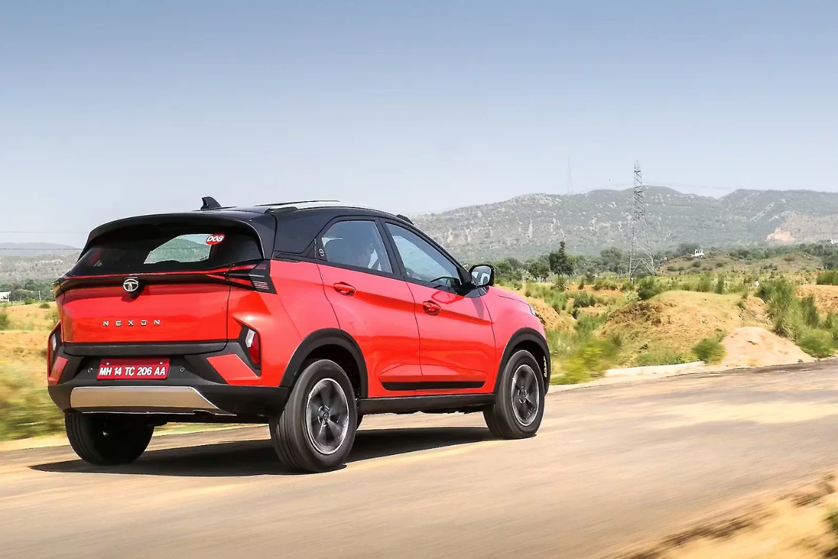 Tata Nexon: ₹9.99 लाख से शुरू, 24kmpl माइलेज और 5-स्टार सेफ्टी के साथ बेस्ट SUV