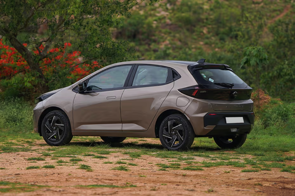 Tata Altroz ₹6.64 लाख में: स्टाइल, सेफ्टी और परफॉर्मेंस का परफेक्ट कॉम्बिनेशन