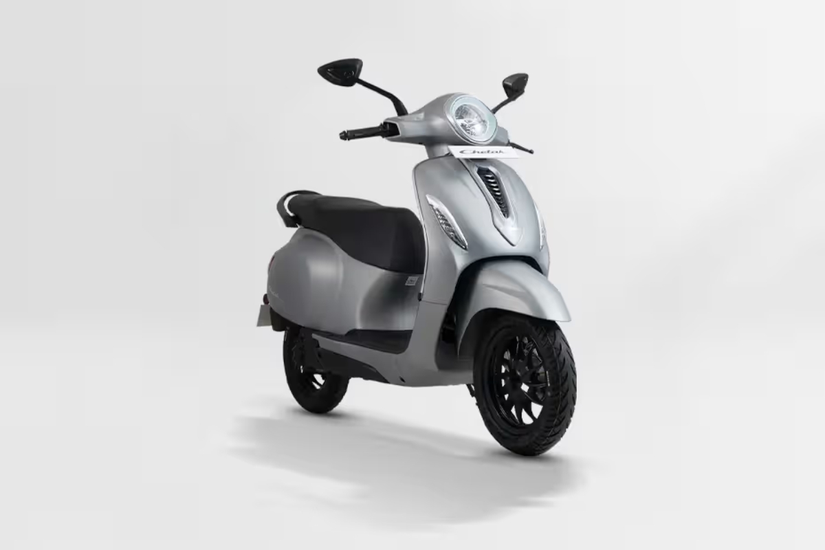 Bajaj Chetak: ₹1.30 लाख में फुल चार्ज पर 127km की दमदार राइड