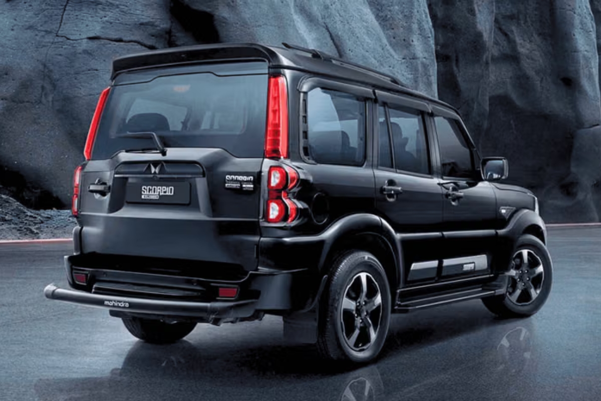 Mahindra Scorpio: सिर्फ ₹13.59 लाख में पाएं रफ़ एंड टफ SUV, दमदार परफॉर्मेंस के साथ