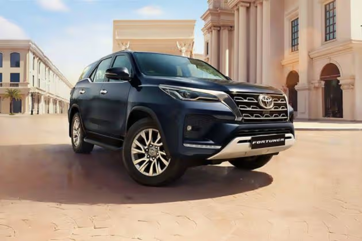 Toyota Fortuner: ₹50 लाख से कम में 4WD पावर, दमदार इंजन और लक्ज़री फीचर्स वाली SUV