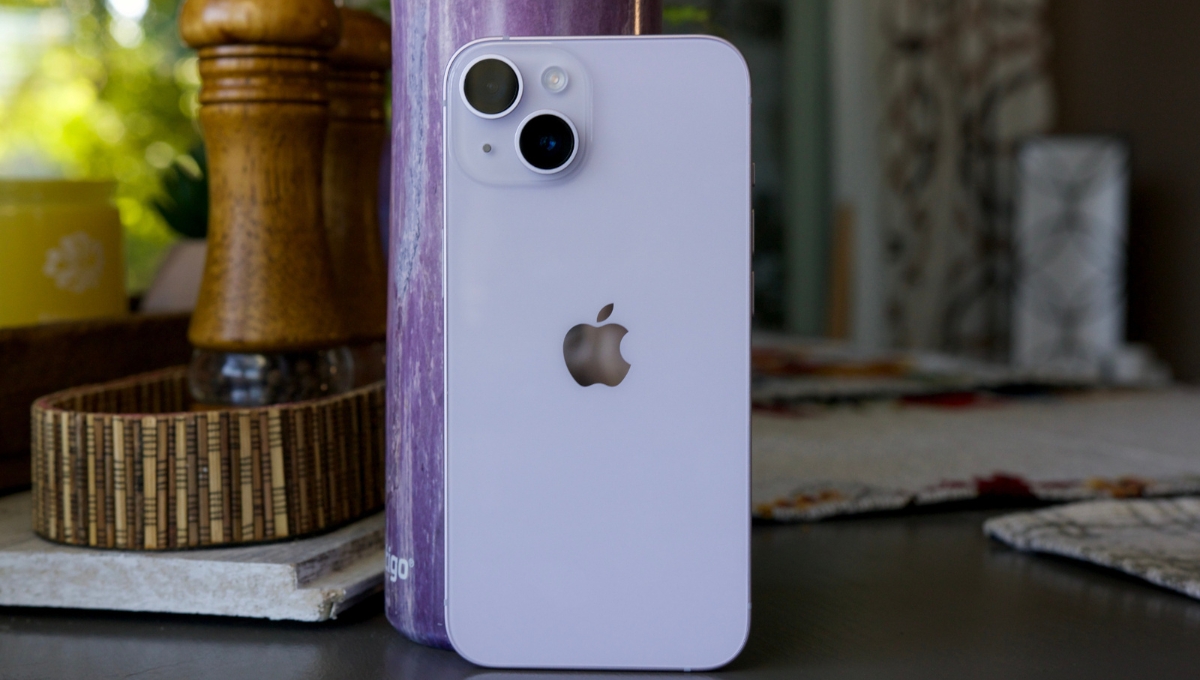 Apple iPhone 14: शानदार डिज़ाइन और दमदार परफॉर्मेंस, अब 11% डिस्काउंट पर सिर्फ ₹67,990 में