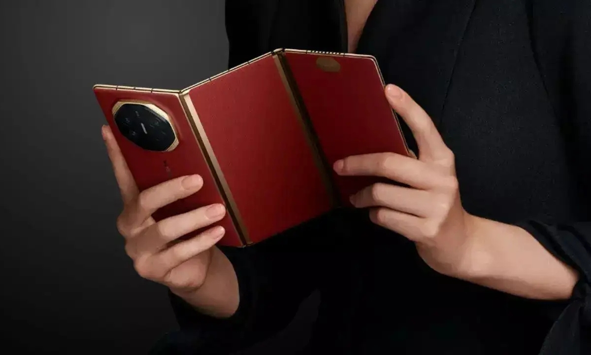 Huawei Mate XTs