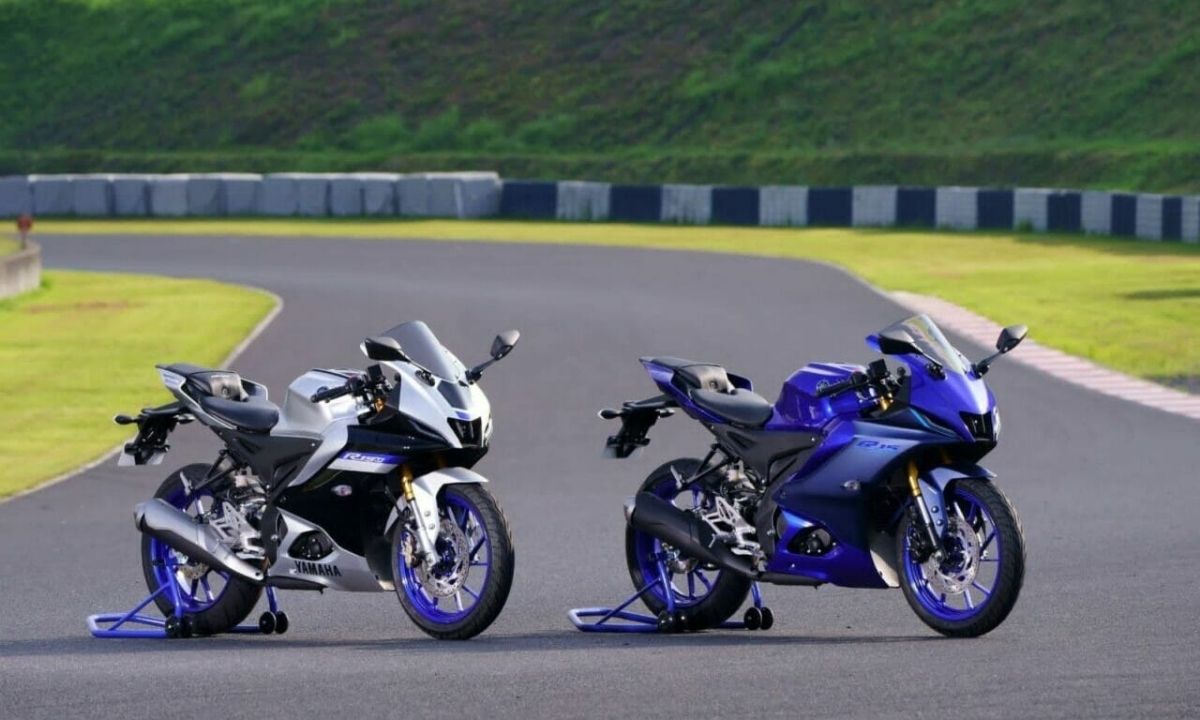 Yamaha R15 V4
