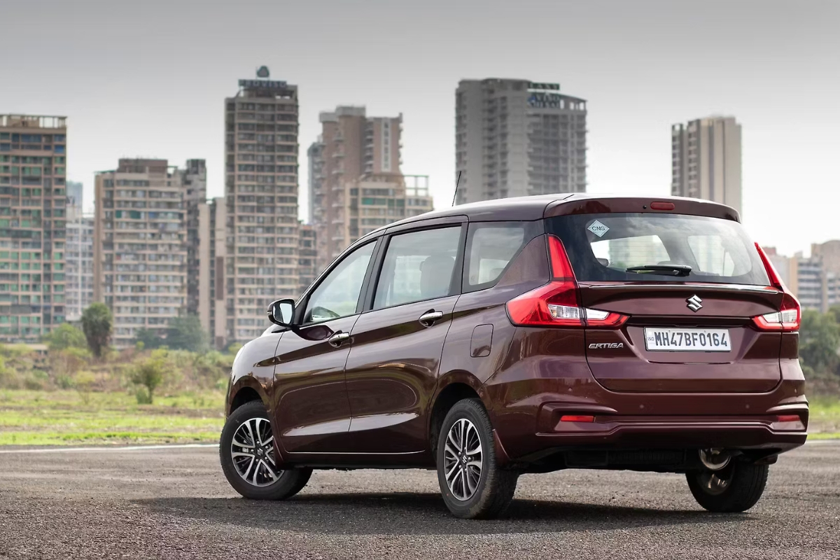 Maruti Ertiga: सिर्फ ₹8.69 लाख में पाएं 20.3 kmpl माइलेज वाली 7-सीटर फैमिली कार