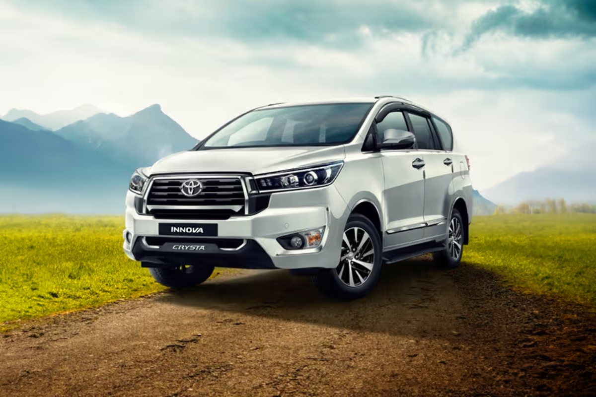 Toyota Innova Crysta: 19.99 लाख से शुरू, दमदार पावर और लग्जरी के साथ परिवार की हर यात्रा का परफेक्ट साथी