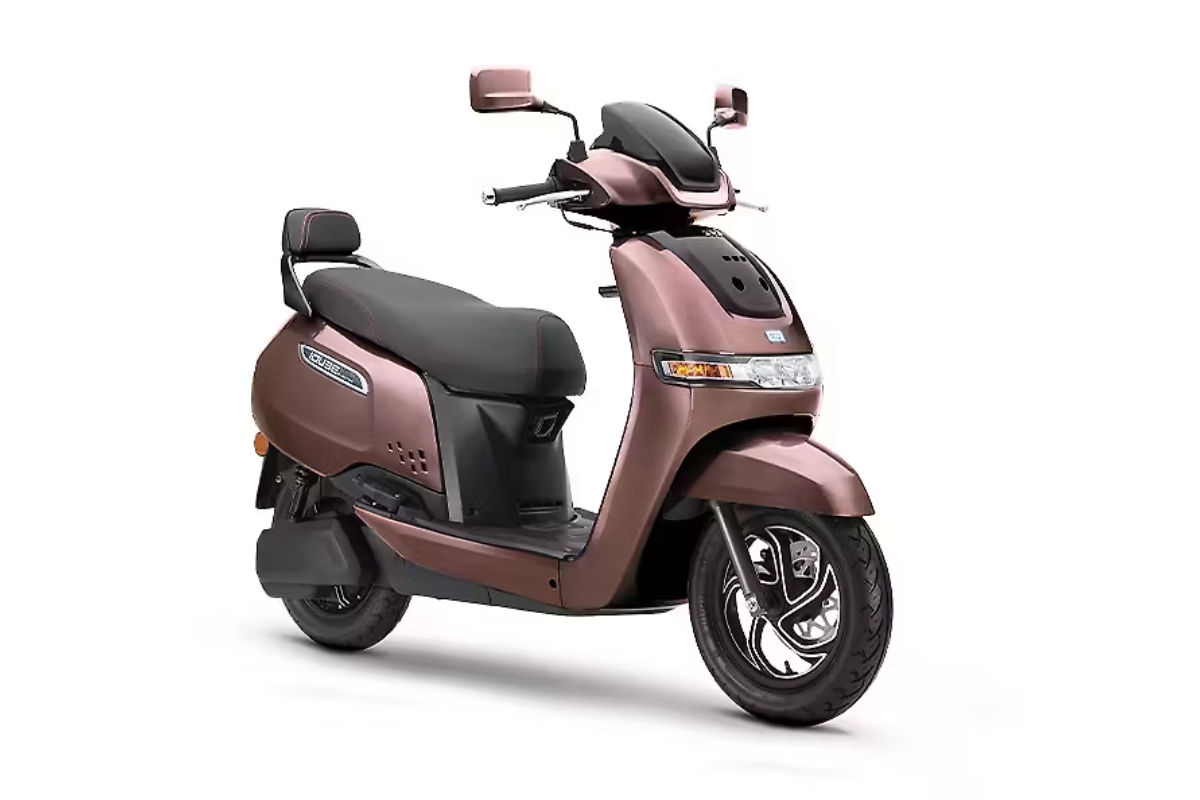 TVS iQube: सिर्फ 1.25 लाख में 94 किमी रेंज और स्मार्ट फीचर्स वाला दमदार इलेक्ट्रिक स्कूटर