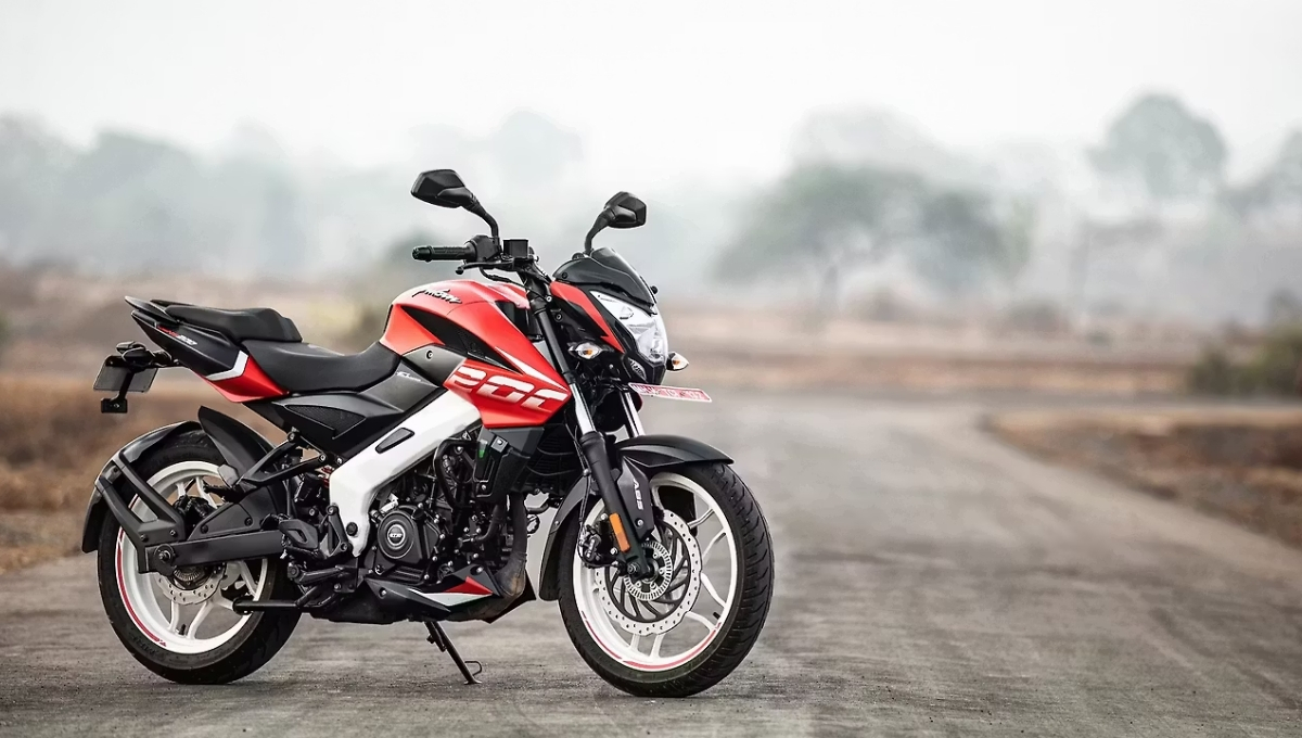 Bajaj Pulsar NS200: 1.58 लाख में 24.5PS पावर और 40+ kmpl माइलेज वाली शानदार बाइक