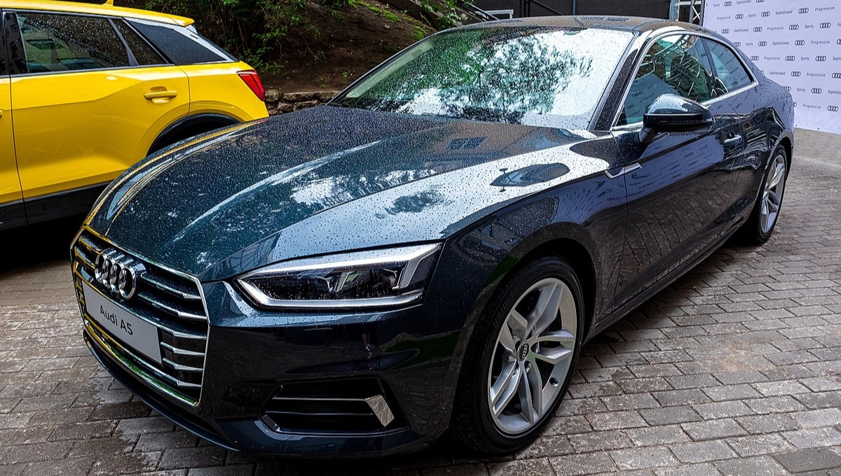 Audi A5: 14–15 kmpl माइलेज और ₹60 लाख कीमत के साथ लग्जरी सेडान