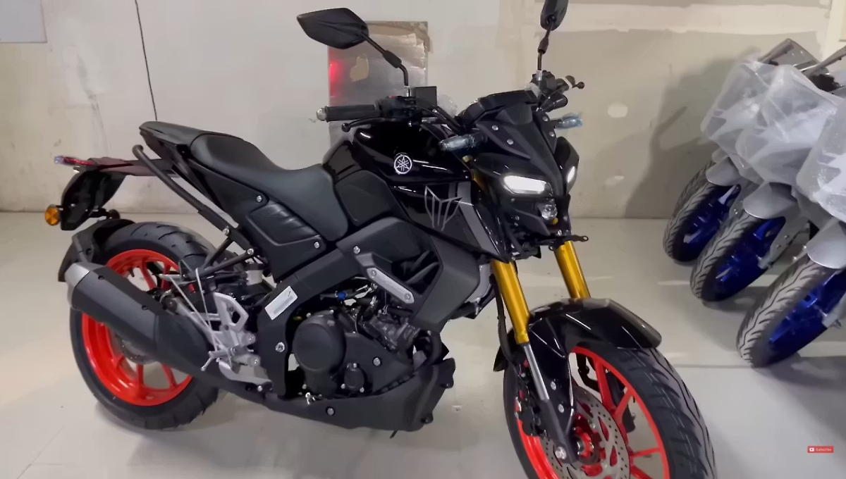 Yamaha MT-15: स्टाइलिश स्ट्रीट फाइटर, 50 kmpl माइलेज और ₹1.70 लाख कीमत