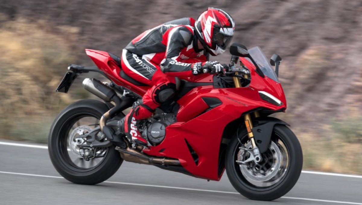 Ducati Panigale V2 2025: सड़क पर रोमांच और शक्ति का बेजोड़ अनुभव